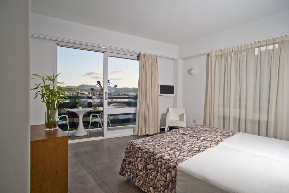 Sant Antoni de Portmany Es Mitjorn Hotel מראה חיצוני תמונה