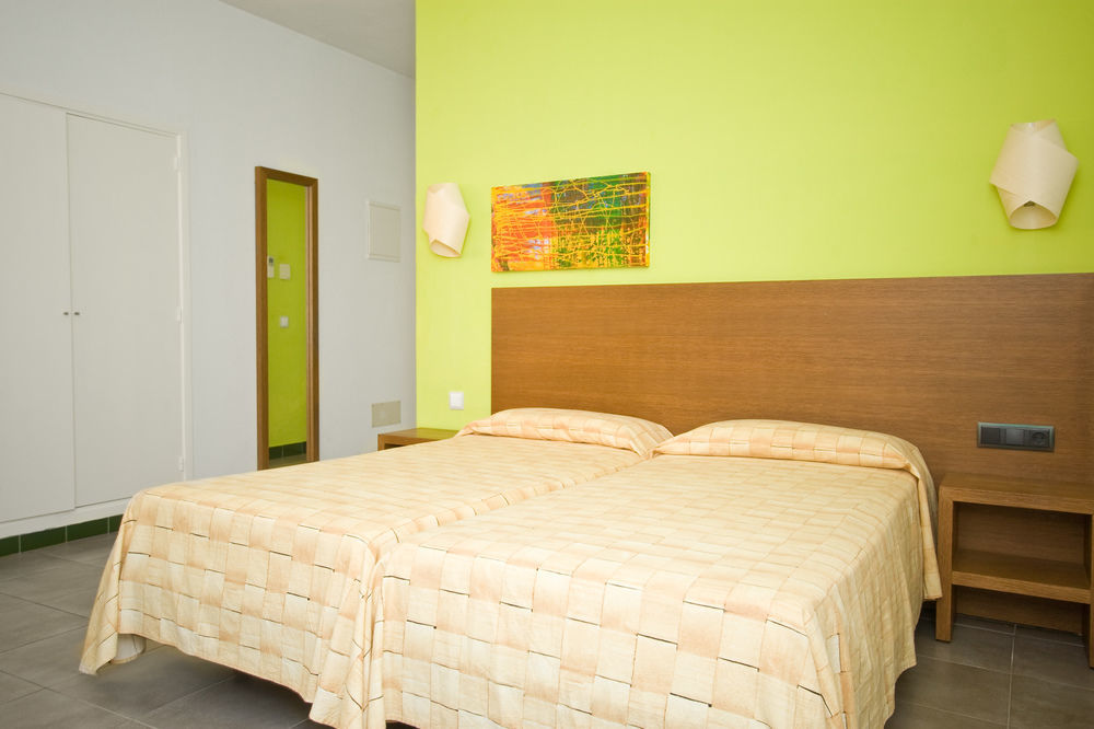 Sant Antoni de Portmany Es Mitjorn Hotel מראה חיצוני תמונה